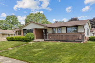 298 Fern Dr, Elk Grove Village, IL 60007