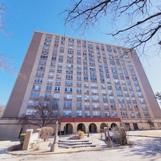 4300 W Ford City Dr Unit 604, Chicago, IL 60652