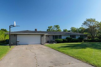 1127 Straford Rd, New Haven, IN 46774