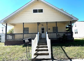 430 S Franklin St, Bloomfield, IN 47424