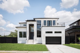 5008 Holt St, Bellaire, TX 77401
