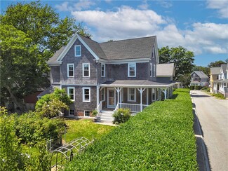 6 Dartmouth St, Newport, RI 02840