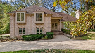 6366 Blackhawk Trail, Indian Head Park, IL 60525