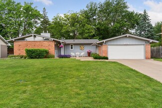 5140 Saint Moritz Dr, Columbia Heights, MN 55421