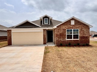 1204 E Stetson Ln, Mustang, OK 73064