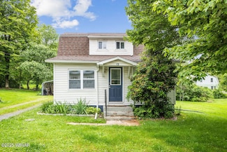 13 Thorne St, Laporte, PA 18626
