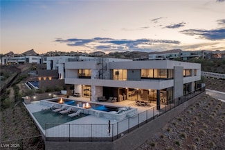 53 Falling Ridge Ln, Henderson, NV 89011