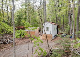 73 Fellows Rd, Winthrop, ME 04364