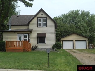 615 E 2nd St, Blue Earth, MN 56013