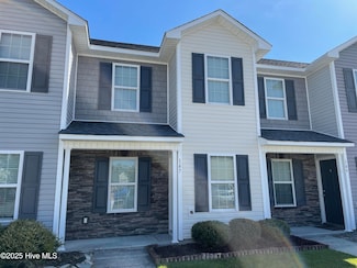 147 Glen Cannon Dr, Jacksonville, NC 28546