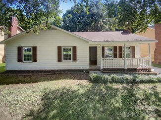7112 Rockwood Forest Ln, Charlotte, NC 28212