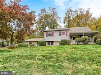 202 Cornwall Dr, Chalfont, PA 18914