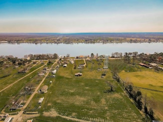 9287 False River Rd, New Roads, LA 70760