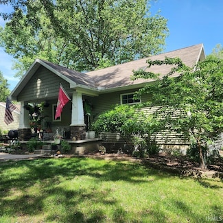 10019 N Pine Bluff Dr, Bicknell, IN 47512