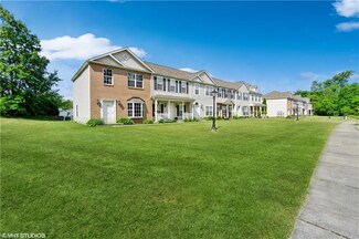 815 Emerald Lake Pkwy Unit 1A, Ravenna, OH 44266