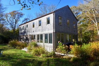 84 Christiantown Rd, Vineyard Haven, MA 02568