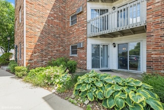 4301 W Shamrock Ln Unit 1C, McHenry, IL 60050