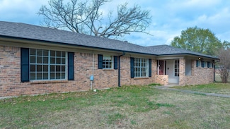 447 Mount Pleasant Rd, Hallsville, TX 75650