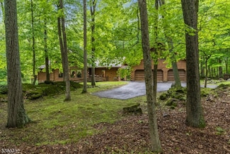 4 Heller Rd, Blairstown, NJ 07825