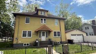 303 W Washington Ave, St. Louis, MI 48880