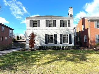 26085 Humber St, Huntington Woods, MI 48070