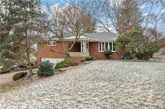2660 Sunnyfield Dr, Pittsburgh, PA 15241