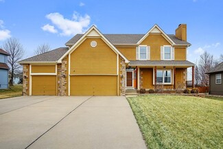 2912 SW Saddlewood Dr, Lees Summit, MO 64081