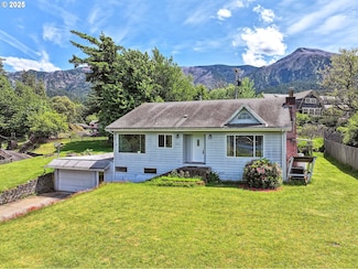 236 NE Riverview Dr, Cascade Locks, OR 97014