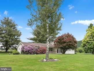 858 Hill Rd, Hegins, PA 17938