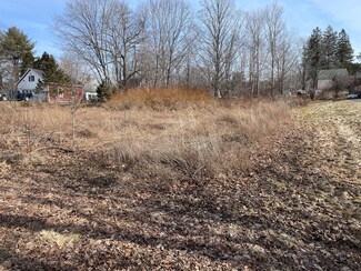 76 School St, Waldoboro, ME 04572