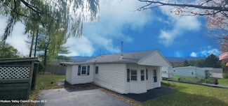 231 Stone Bridge Rd, Cornwallville, NY 12418