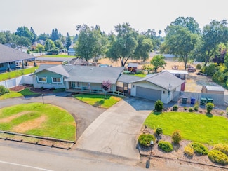 4529 Alta Mesa Dr, Redding, CA 96002