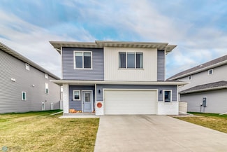 1074 Ashley Dr W, West Fargo, ND 58078
