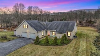 1036 Benjamin van Keuren Dr, Pine Bush, NY 12566