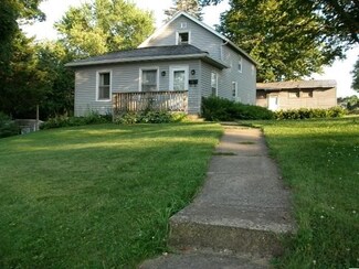 445 E Oak St, Lancaster, WI 53813
