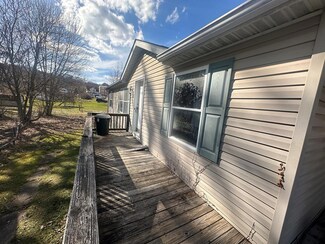 515 Maple St, Knox, PA 16232