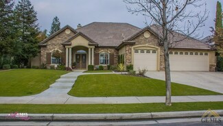12614 Crown Crest Dr, Bakersfield, CA 93311