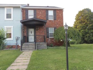 208 Cambria Hill Dr, Tarentum, PA 15084