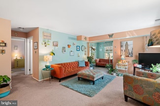 96 Center La, Mount Laurel, NJ 08054