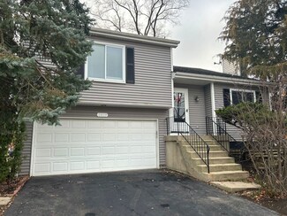 2409 Danbury Dr, Woodridge, IL 60517