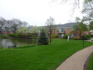 714 E Algonquin Rd Unit J104, Arlington Heights, IL 60005