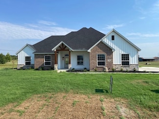 2001 Donna Ct, Azle, TX 76020