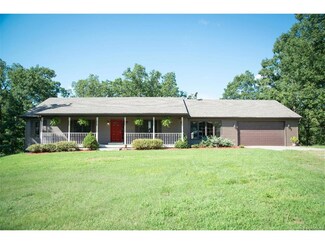 9511 Brownstown Rd, Henryville, IN 47126