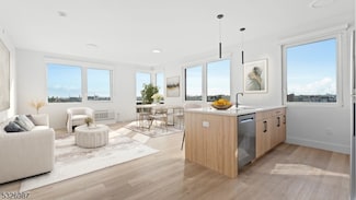 39 Madison Ave Unit 503, Newark, NJ 07108
