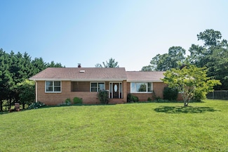 1874 Hales Ford Rd, Moneta, VA 24121