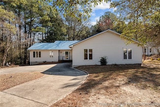 609 Dove Ct, Vass, NC 28394