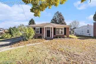 311 S Lemen St, Fenton, MI 48430