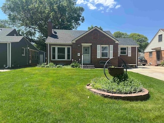 831 N Pine Ave, Hastings, NE 68901