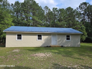 369 Tanglewood Acres Dr, Whiteville, NC 28472
