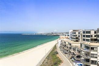 625 Esplanade Unit 13, Redondo Beach, CA 90277